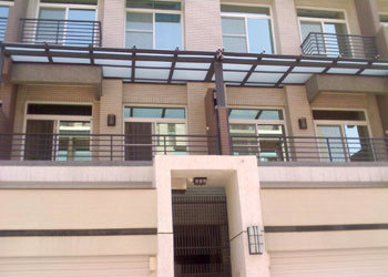 台南造型玻璃雨庇工程